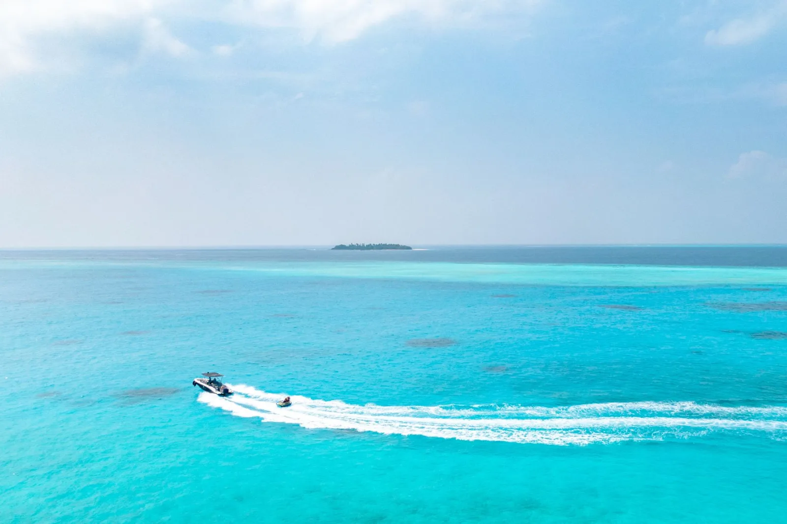 Foto illustrativa: open e day boat in mare